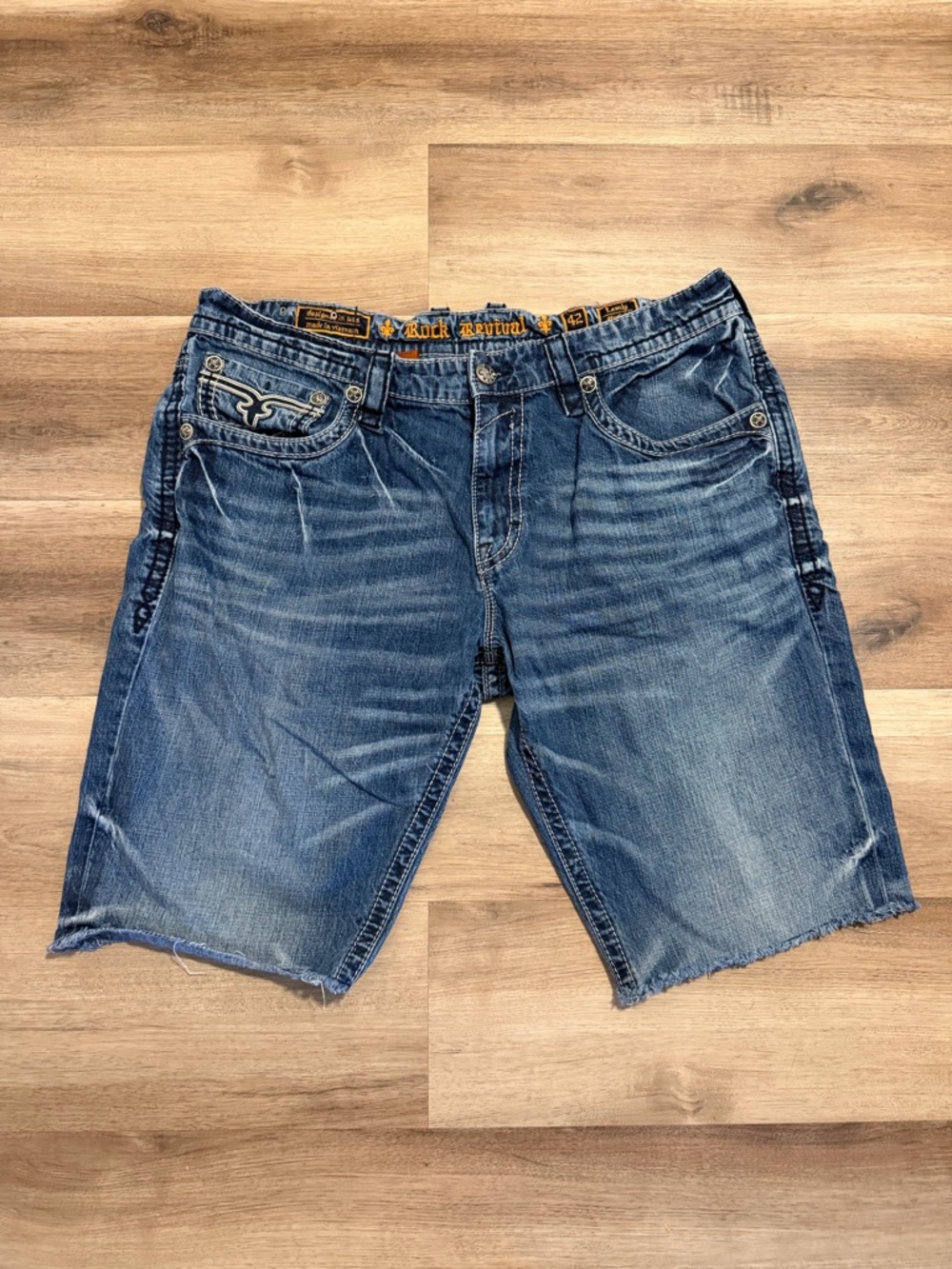 Rock Revival Men’s Lemly Cut Off Jean Shorts Men's Size 42 Jorts Embellished